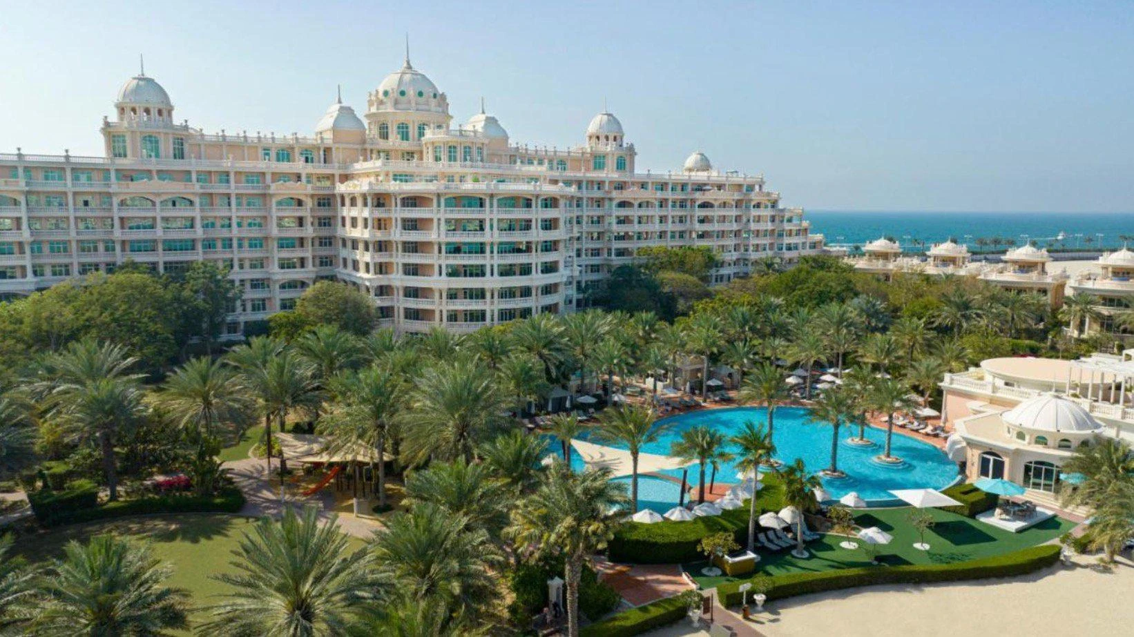 Элитный комплекс меблированных апартаментов Kempinski Residences с 5-звездочным отелем и собственным пляжем, Palm Jumeirah, Дубай, ОАЭ