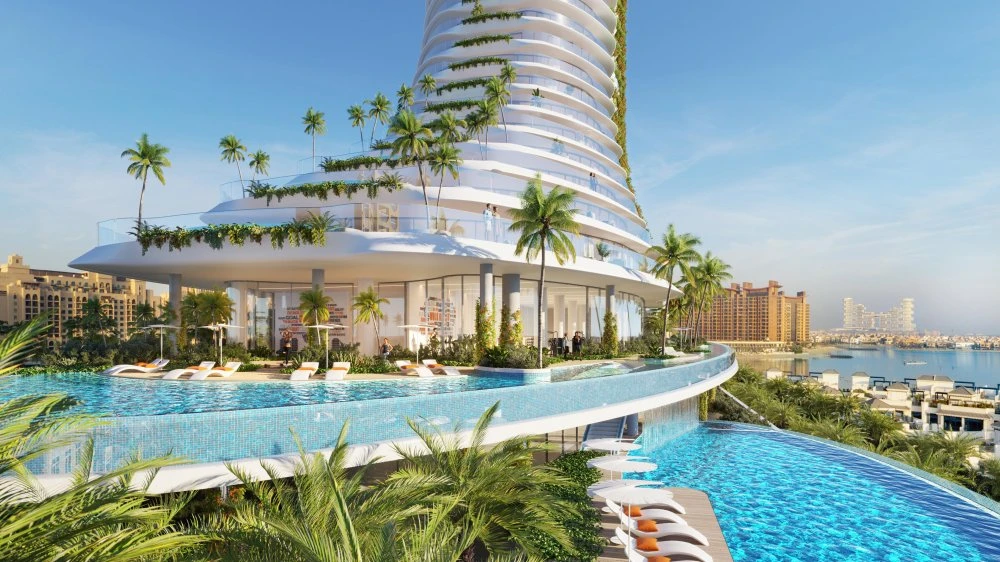 Высокий жилой комплекс с искусственными озёрами и песчаным пляжем, The Palm Jumeirah, Дубай, ОАЭ